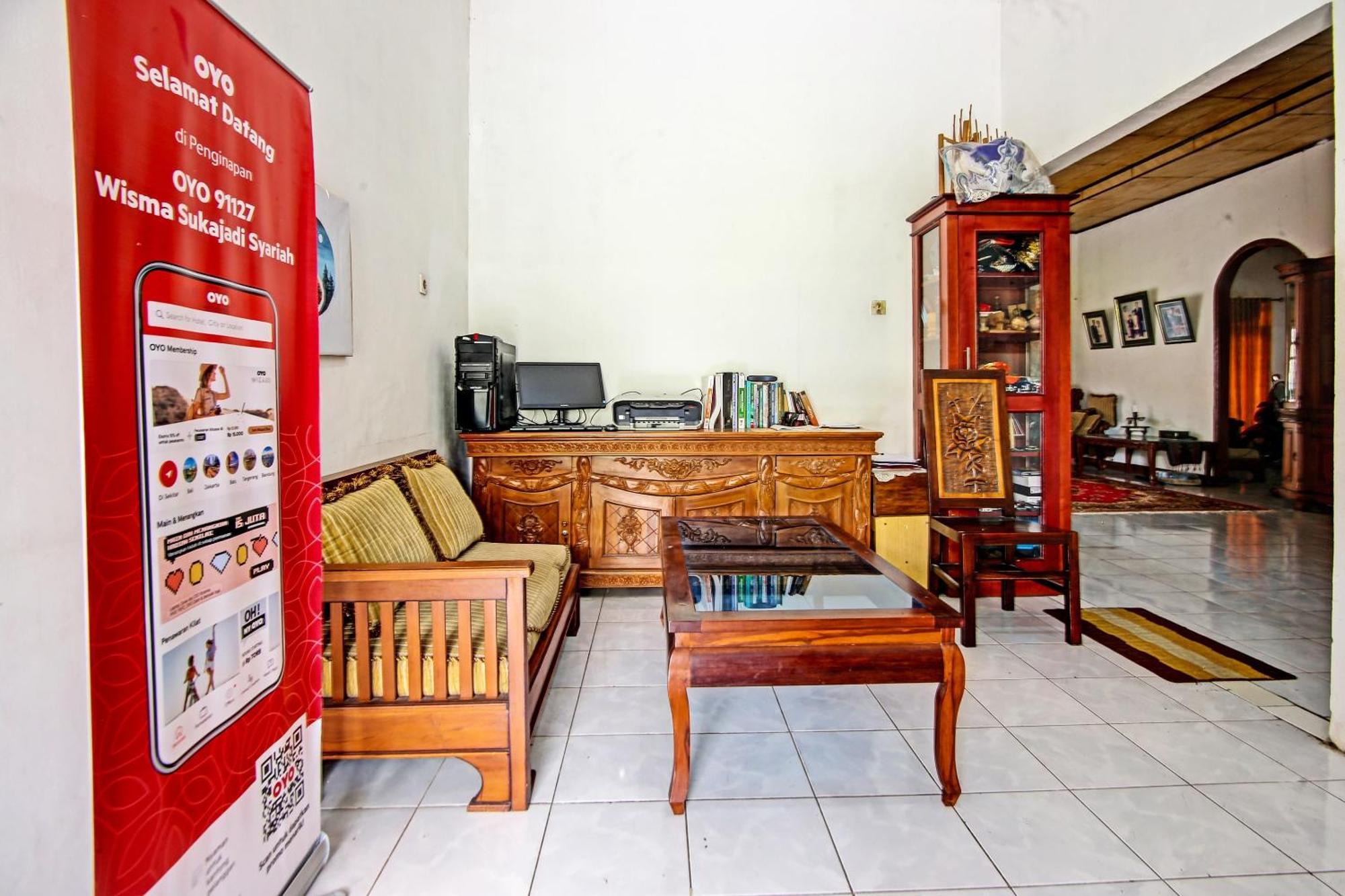 Oyo Life 91127 Wisma Sukajadi Syariah Perabumulih المظهر الخارجي الصورة